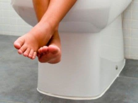 Primim la redacție - Cât costă să lași un copilaș la toaletă... ?