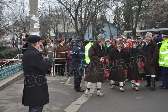 Parada Formatiilor de Datini si Obiceiuri 2013 Dorohoi_Banda Cordareanca_01