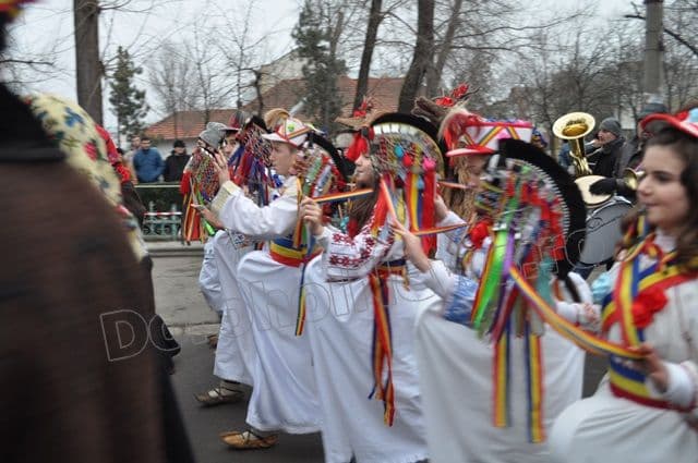 Parada Formatiilor de Datini si Obiceiuri 2013 Dorohoi_Banda Cordareanca_06