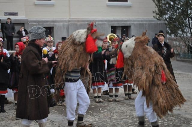 Parada Formatiilor de Datini si Obiceiuri 2013 Dorohoi_Banda Cordareanca_10