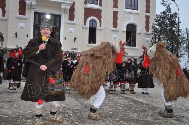 Parada Formatiilor de Datini si Obiceiuri 2013 Dorohoi_Banda Cordareanca_11