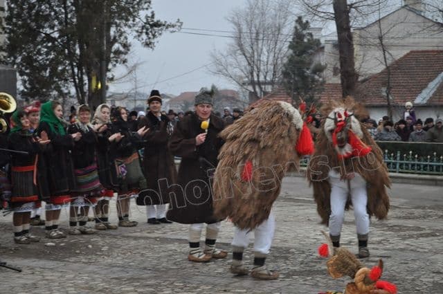 Parada Formatiilor de Datini si Obiceiuri 2013 Dorohoi_Banda Cordareanca_12