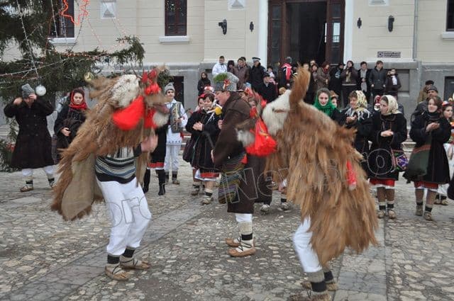 Parada Formatiilor de Datini si Obiceiuri 2013 Dorohoi_Banda Cordareanca_13
