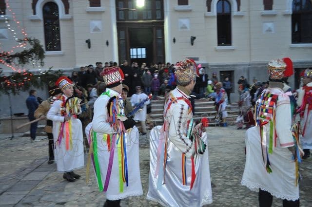 Parada Formatiilor de Datini si Obiceiuri 2013 Dorohoi_Banda Broscauti 2_07