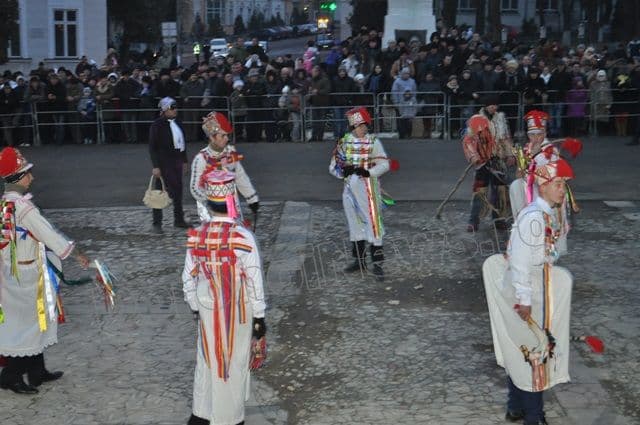 Parada Formatiilor de Datini si Obiceiuri 2013 Dorohoi_Banda Broscauti 2_08