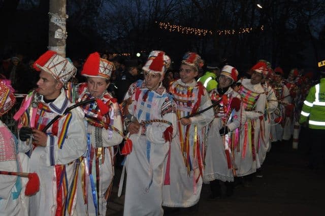 Parada Formatiilor de Datini si Obiceiuri 2013 Dorohoi_Banda Broscauti 1_03