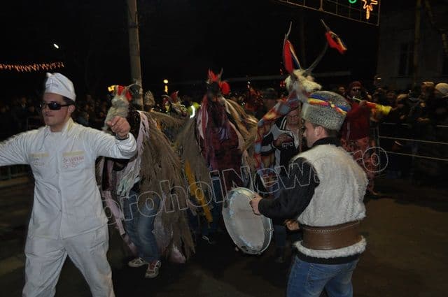 Parada Formatiilor de Datini si Obiceiuri 2013 Dorohoi_Banda Sendriceni_03