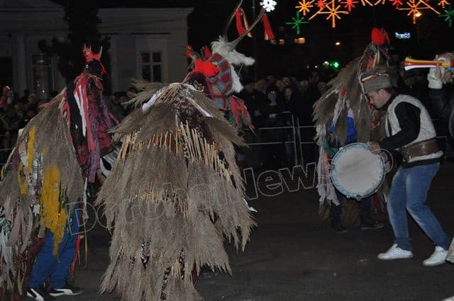 Parada Formatiilor de Datini si Obiceiuri 2013 Dorohoi_Banda Sendriceni_08