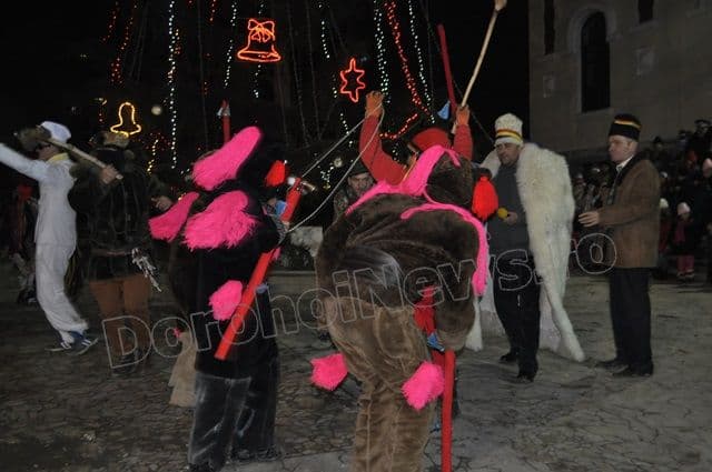 Parada Formatiilor de Datini si Obiceiuri 2013 Dorohoi_Banda Sendriceni_15