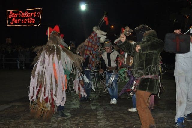 Parada Formatiilor de Datini si Obiceiuri 2013 Dorohoi_Banda Sendriceni_16