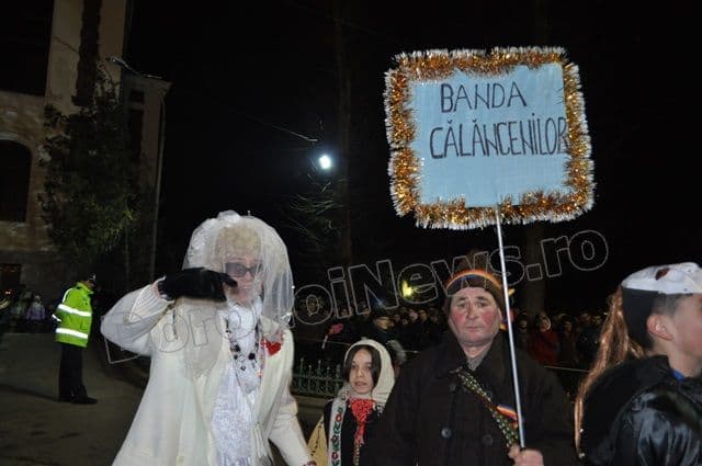 Parada Formatiilor de Datini si Obiceiuri 2013 Dorohoi_Banda Calancenii_05