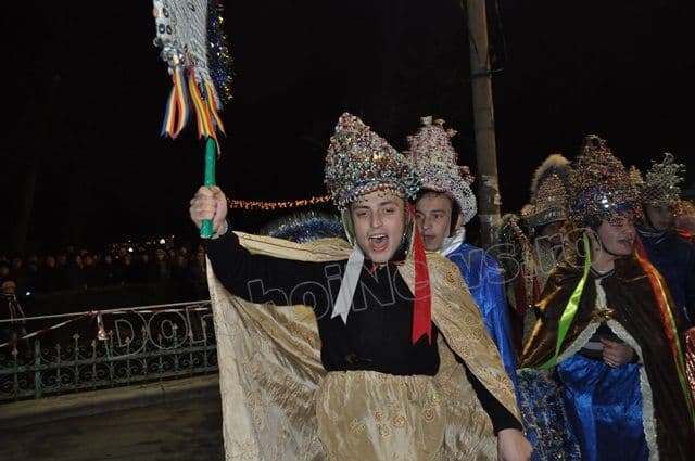 Parada Formatiilor de Datini si Obiceiuri 2013 Dorohoi_Banda Trestiana_07