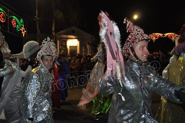 Parada Formatiilor de Datini si Obiceiuri 2013 Dorohoi_Banda Olinescu_10