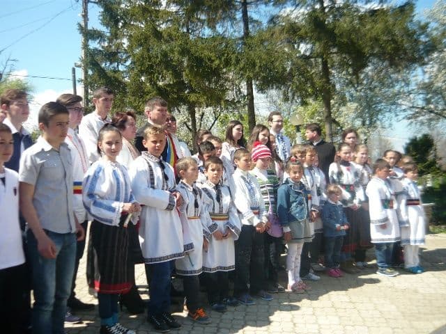 Ibanesti -Sarbatoarea tinerilor si a copiilor (2)