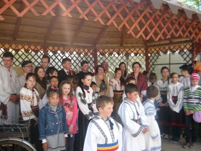 Ibanesti -Sarbatoarea tinerilor si a copiilor (4)