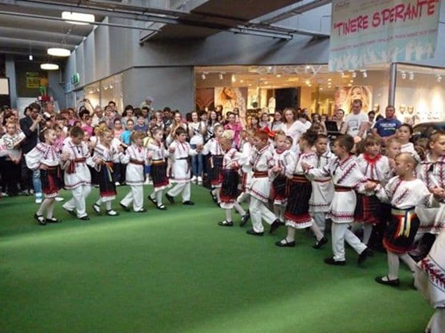 Tinere speranţe la Botoşani, un maraton de muzică şi dans_2