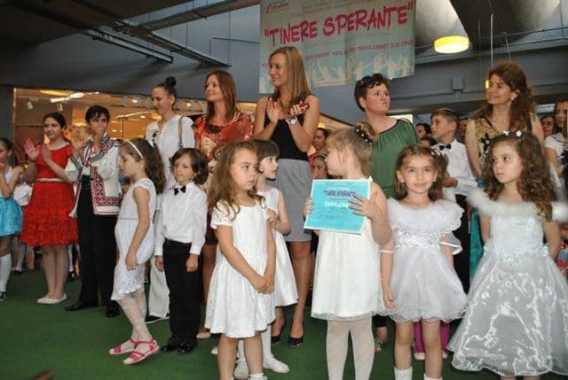 Tinere speranţe la Botoşani, un maraton de muzică şi dans_13