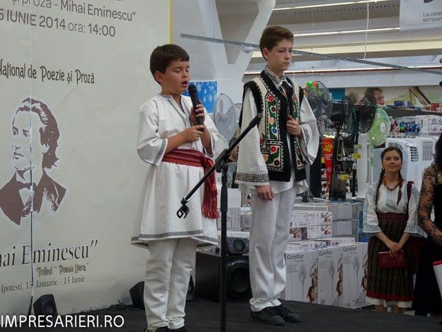 Tânără din Dorohoi câştigătoare a trofeului Trofeul Poesis Litera şi Premiile Concursului Naţional M