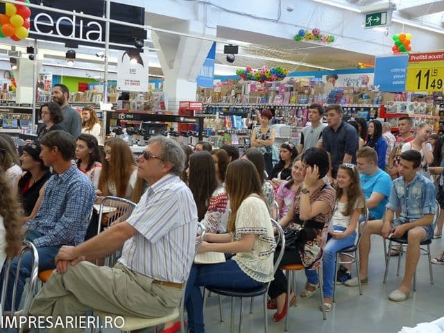 Tânără din Dorohoi câştigătoare a trofeului Trofeul Poesis Litera şi Premiile Concursului Naţional M