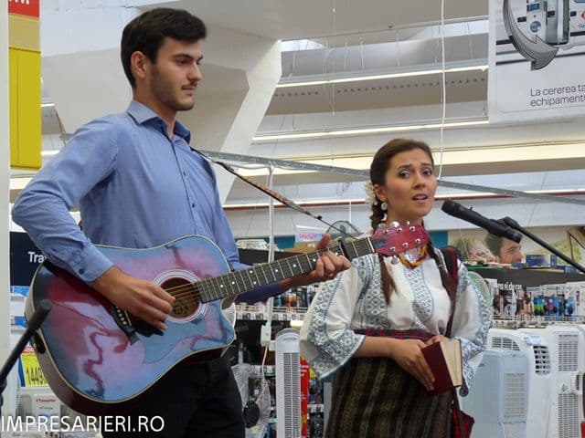 Tânără din Dorohoi câştigătoare a trofeului Trofeul Poesis Litera şi Premiile Concursului Naţional M