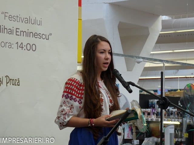 Tânără din Dorohoi câştigătoare a trofeului Trofeul Poesis Litera şi Premiile Concursului Naţional M