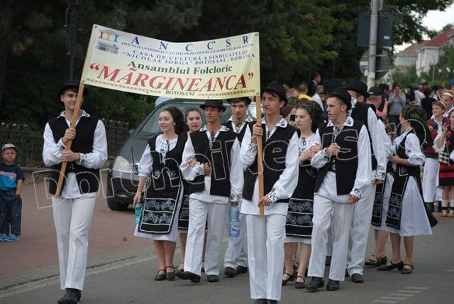 Festivalul Mugurelul Dorohoi 2014_parada_112