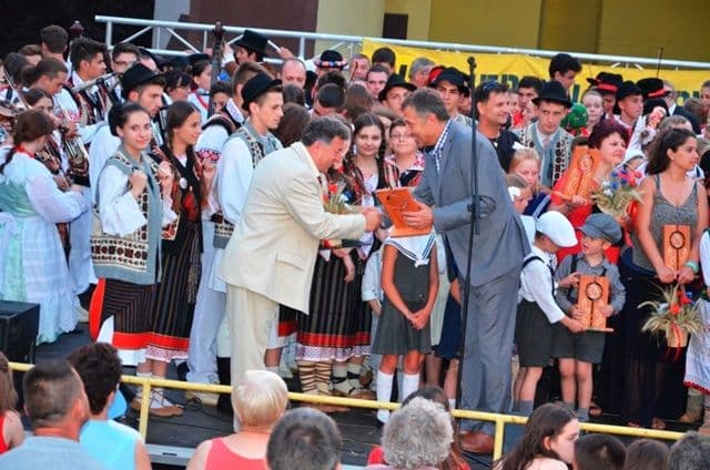 Ansamblul-Mugurelul-Mărgineanca-Polonia003
