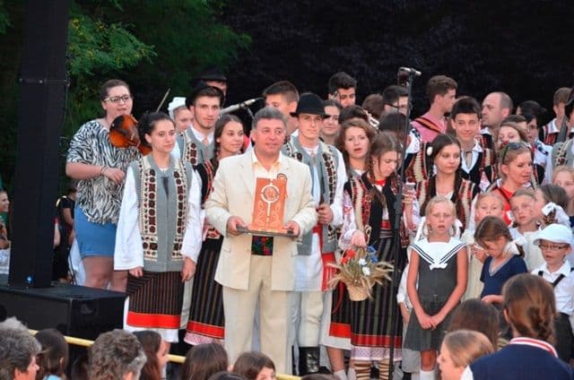 Ansamblul-Mugurelul-Mărgineanca-Polonia006
