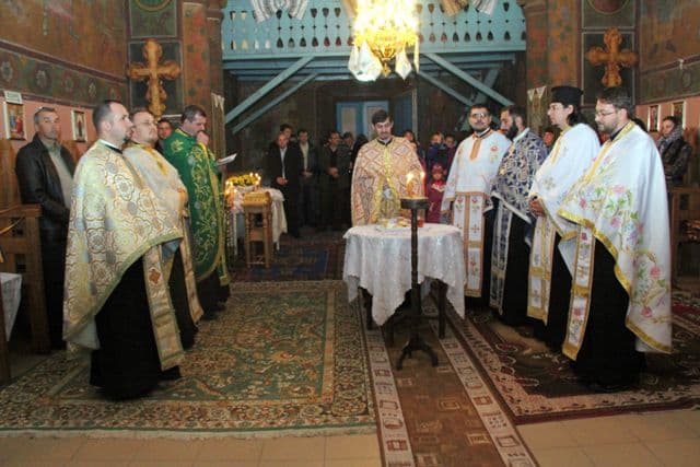 Hram la parohia Hiliseu Horia (2)
