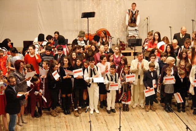 Gala Laureatilor si Concertul S-aud pregatiri in sat 09