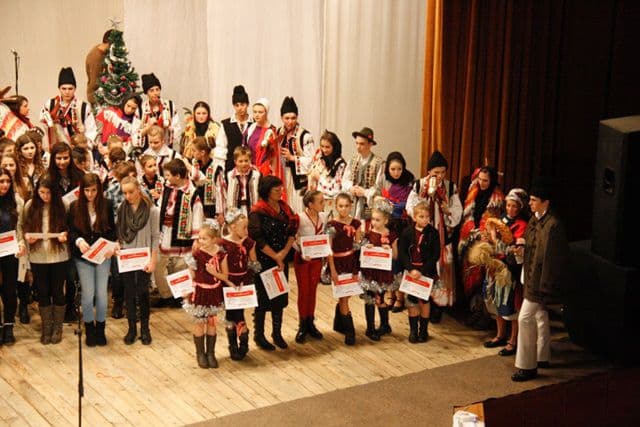 Gala Laureatilor si Concertul S-aud pregatiri in sat 10