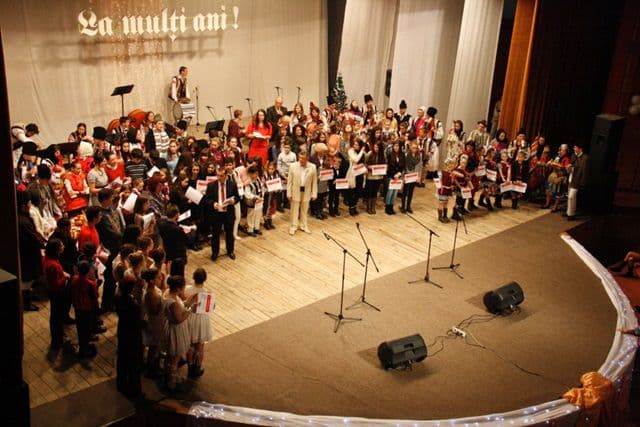 Gala Laureatilor si Concertul S-aud pregatiri in sat 11
