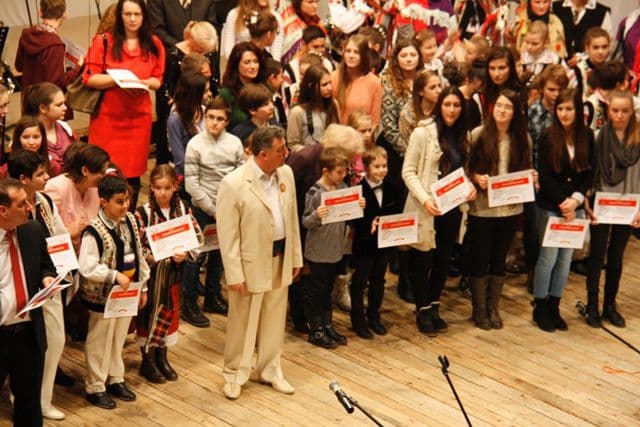 Gala Laureatilor si Concertul S-aud pregatiri in sat 12