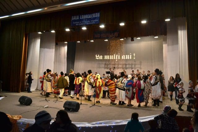 Gala Laureatilor si Concertul S-aud pregatiri in sat 16