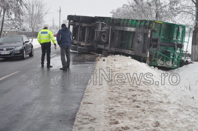 Accident camion rasturnat Dealu Mare - Dorohoi_08