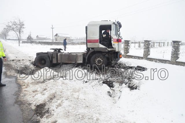 Accident camion rasturnat Dealu Mare - Dorohoi_12