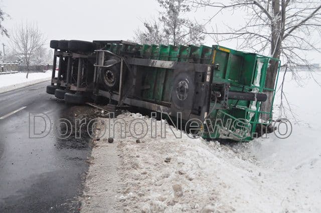 Accident camion rasturnat Dealu Mare - Dorohoi_13
