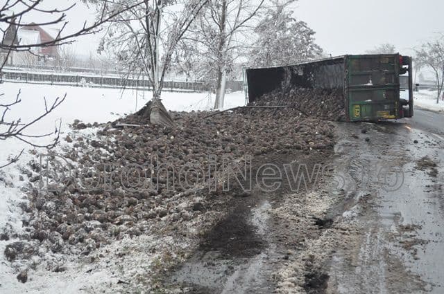 Accident camion rasturnat Dealu Mare - Dorohoi_15