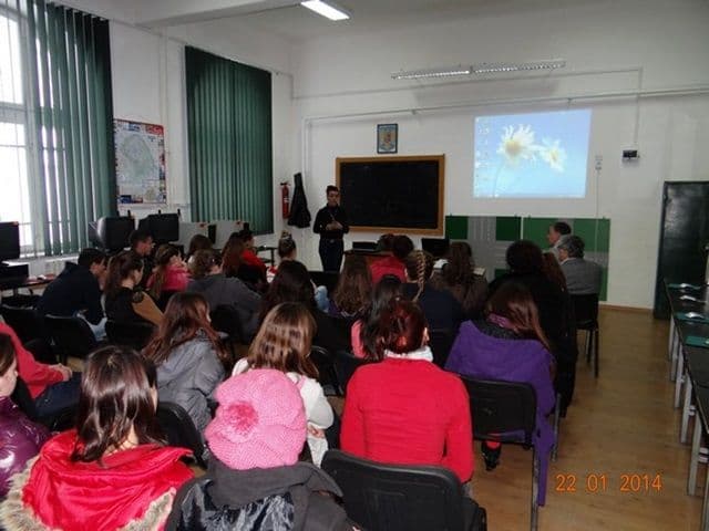 Liceul Tehnologic Alexandru Vlahuta Sendriceni 011