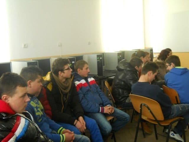 Liceul Tehnologic Alexandru Vlahuta Sendriceni 013