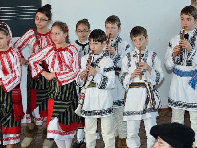 A I Cuza Dorohoi, Muzica inainate de toate_03