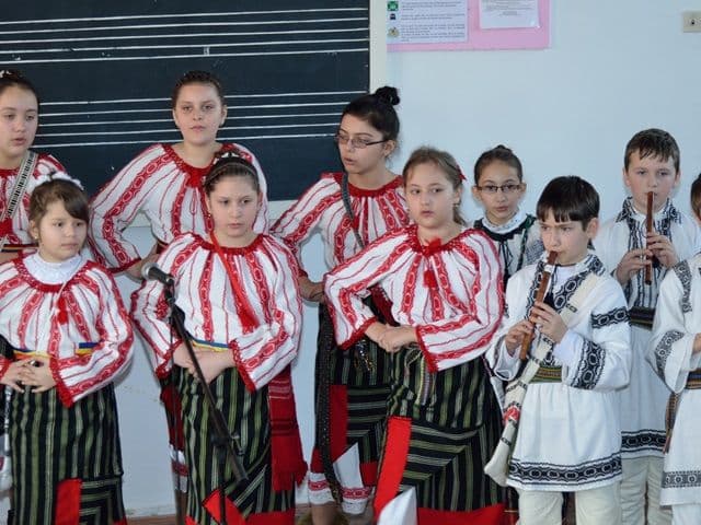 A I Cuza Dorohoi, Muzica inainate de toate_04
