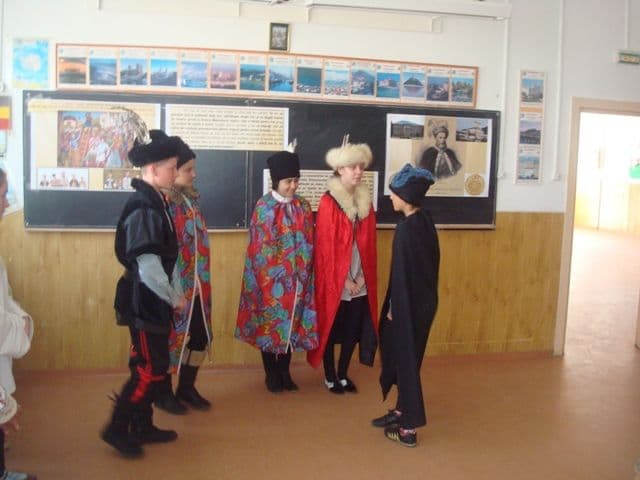 Scoala-Borzesti-Ungureni (3)