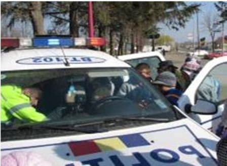 Politisti_Școala altfel_1