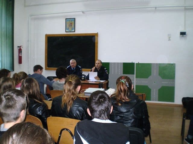 Liceul Tehnologic Al. Vlahuță Șendriceni (2)