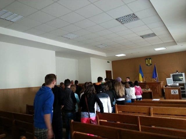Elevii de la Şcoala Gimnazială Nr. 1  în vizită la Judecătoria Dorohoi_03