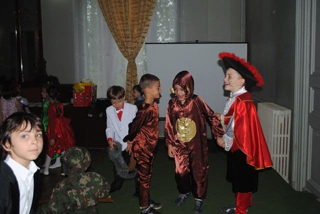 Poftiţi la carnavalul de poveste_01