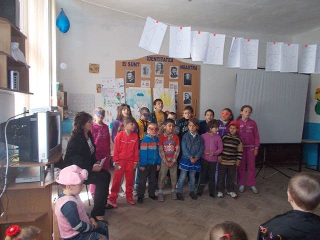 1 Iunie, Scoala Corlateni_02