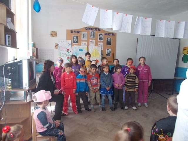 1 Iunie, Scoala Corlateni_03