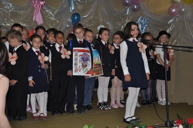 Serbarea Abecedarului pe scena Casei de Cultură Dorohoi_02